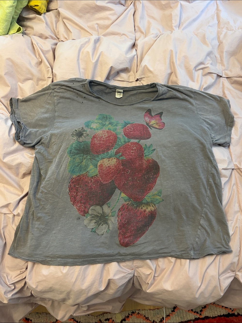 Magnolia Pearl Love Supply Fraise Strawberry t shirt one size